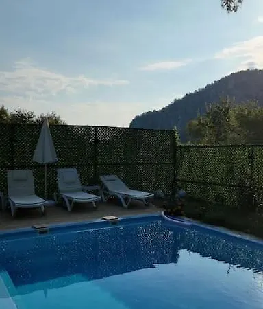 Mutlu Ve Huzur Dolu Bir Tatil Ортаджа