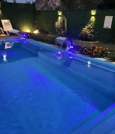 Mutlu Ve Huzur Dolu Bir Tatil * Ортаджа